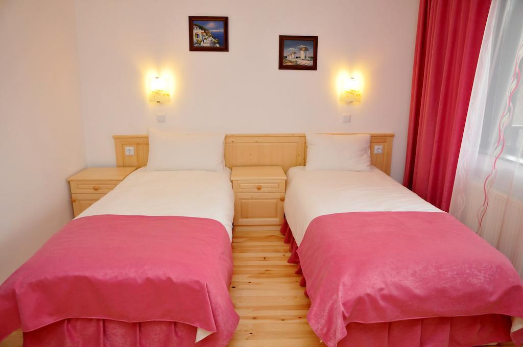 Family Hotel And Restaurant Plamena Oreshak  Rom bilde
