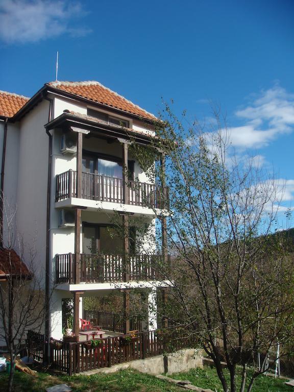 Family Hotel And Restaurant Plamena Oreshak  Eksteriør bilde